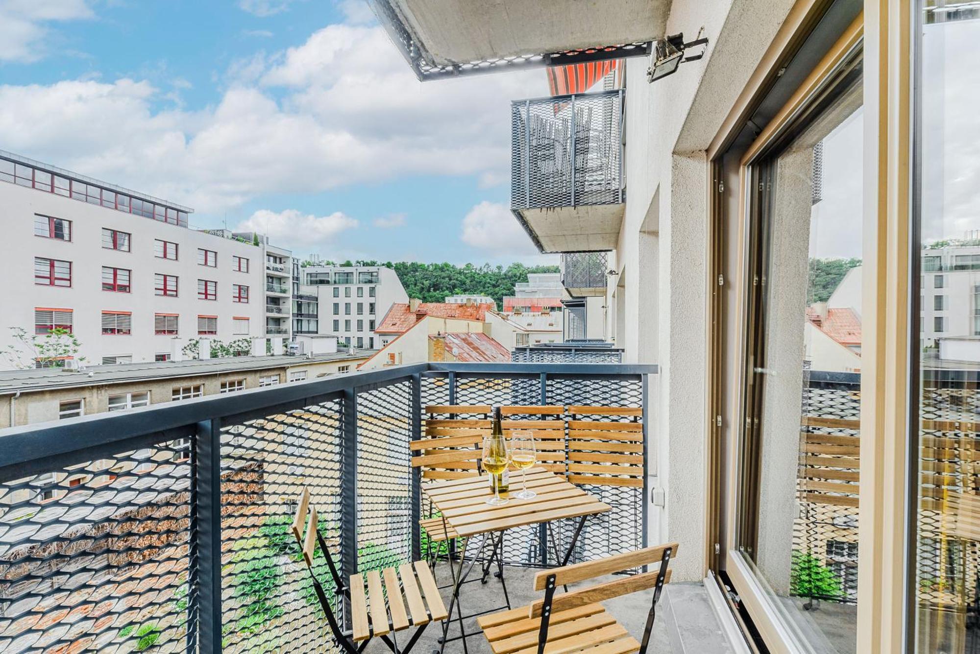 Apartments With Large Balcony, Parking Praga Exterior foto